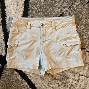 Eddie Bauer Women’s Beige Cargo Shorts Size 6